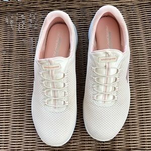 Sketchers woman’s size 12M